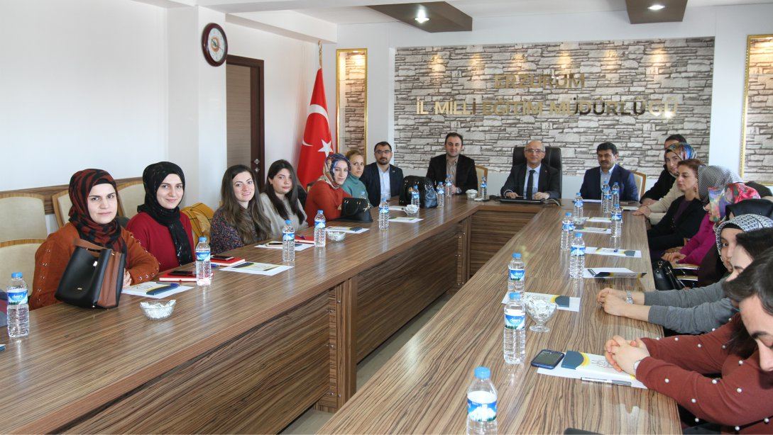 MEB ÖDSGM Genel Müdürü Dr. Sadri ŞENSOY Erzurumda Soru Yazarı Öğretmenlerle Bir Araya Geldi